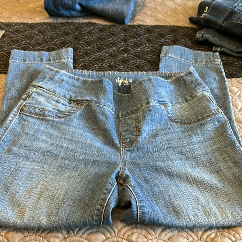 Capri pants